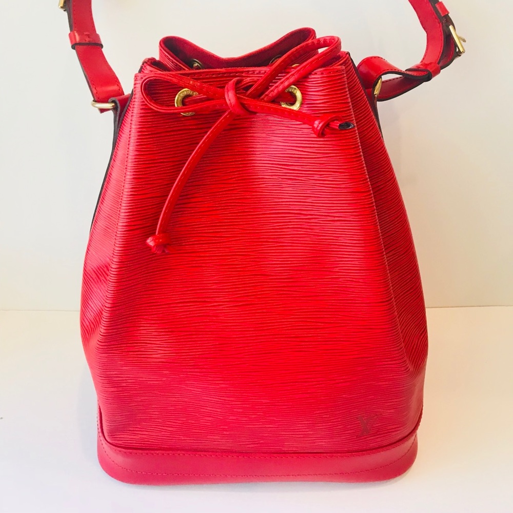 Authentic LOUIS VUITTON Epi Noe GM Red